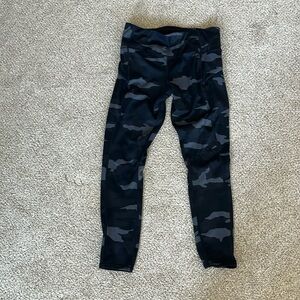 Girls athletic camo leggings